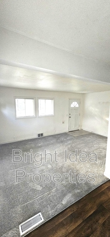 Building Photo - 4003 Welcome Ave N