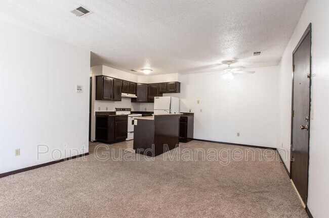 Photo - 900 N Waco Ave