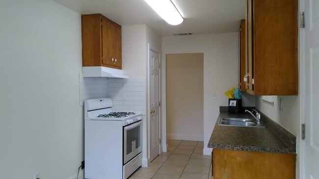 Photo - 1440 Orange St