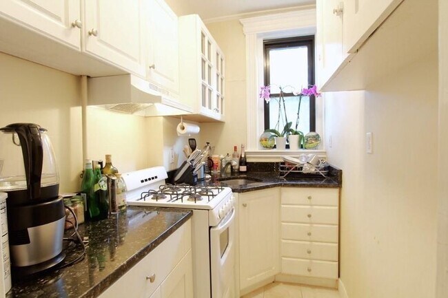 Photo - 64 Charlesgate E Unit 64