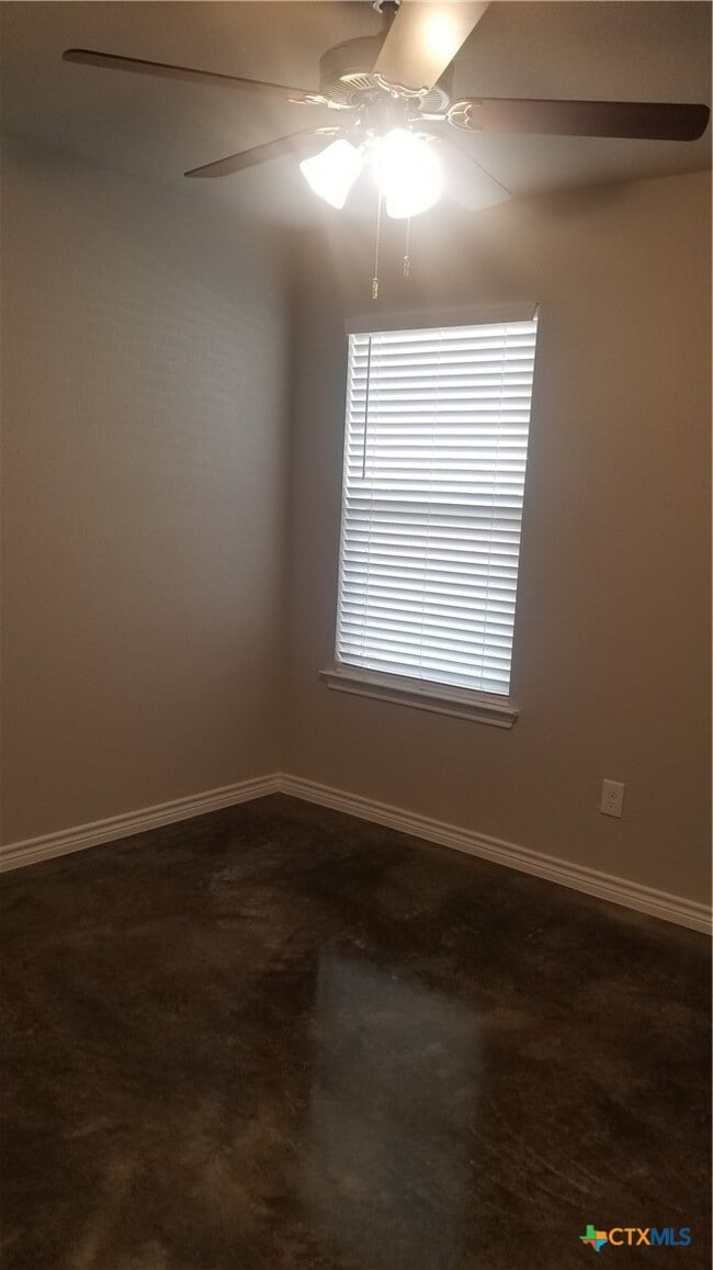 Building Photo - 202 Lowes Blvd