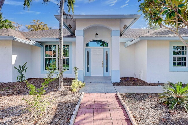 1176 Staghorn St
