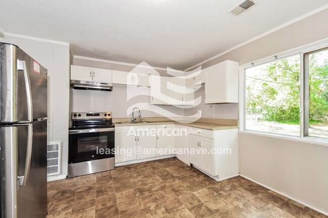 Photo - 926 Poplar St
