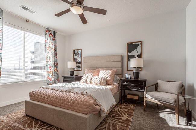 2BR, 2BA - Hemingway