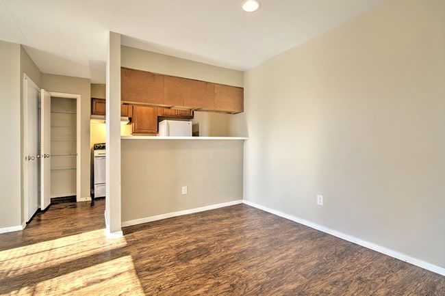 Rolling Oaks Apartment Homes