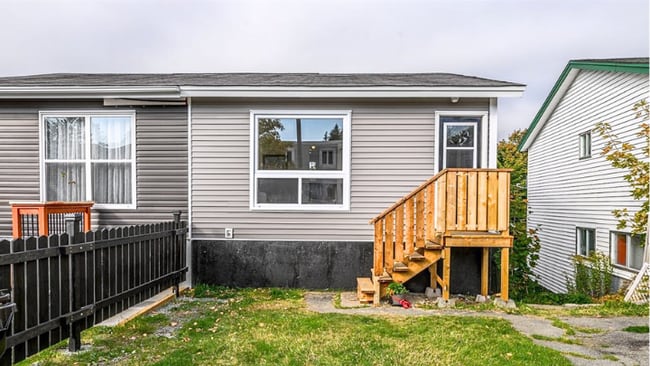 Building Photo - 13 Chapman Crescent Unit B