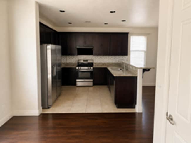 2836 W Pico Del Monte Cir