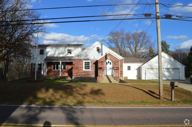 Building Photo - 616 Sandy Hill Rd Rental