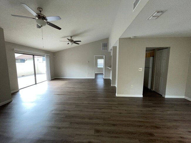 Photo - Beautiful 2 Bedroom 2 Bathroom Unit in Wil...