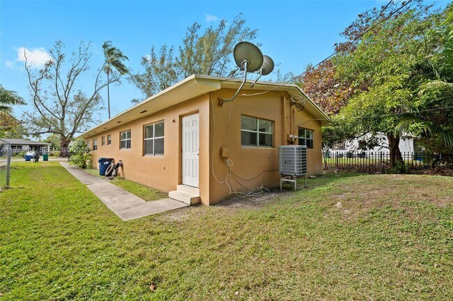 Photo - 1429 NE 118th Terrace Unidad 2