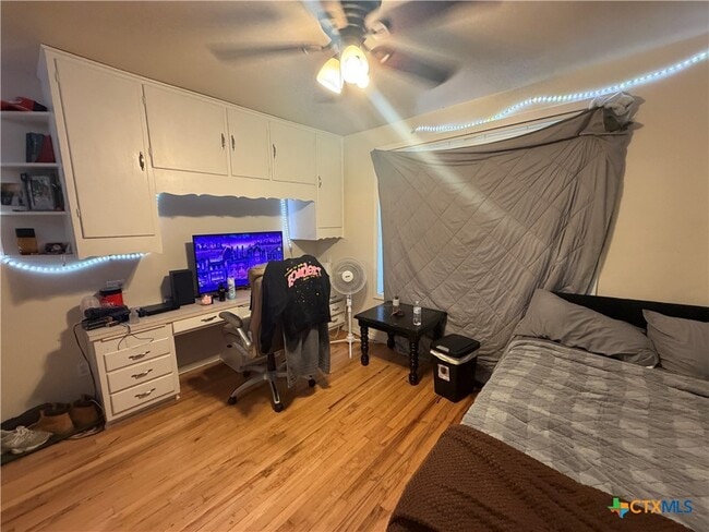 Photo - 726 Encino Dr