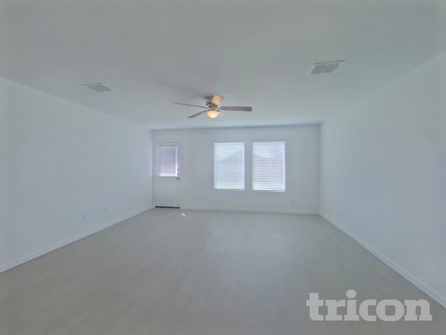 Photo - 1617 Baugh St