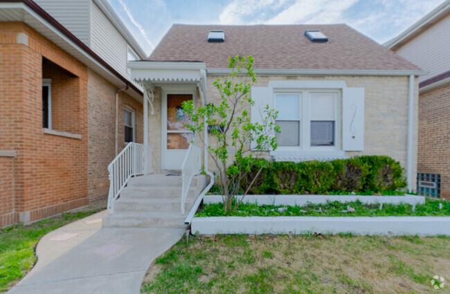 Building Photo - 3406 N Natoma Ave Unit Garden Rental
