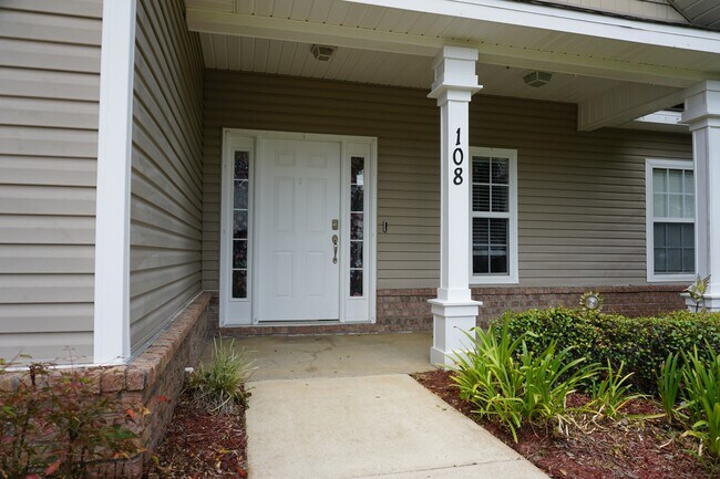Photo - 108 Creve Core Dr