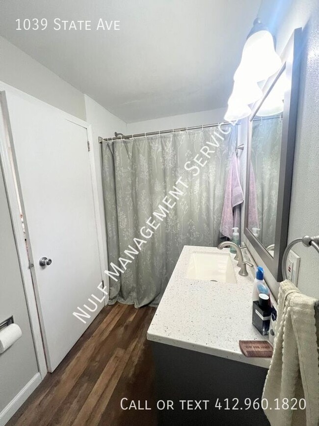 Photo - 1039 State Ave