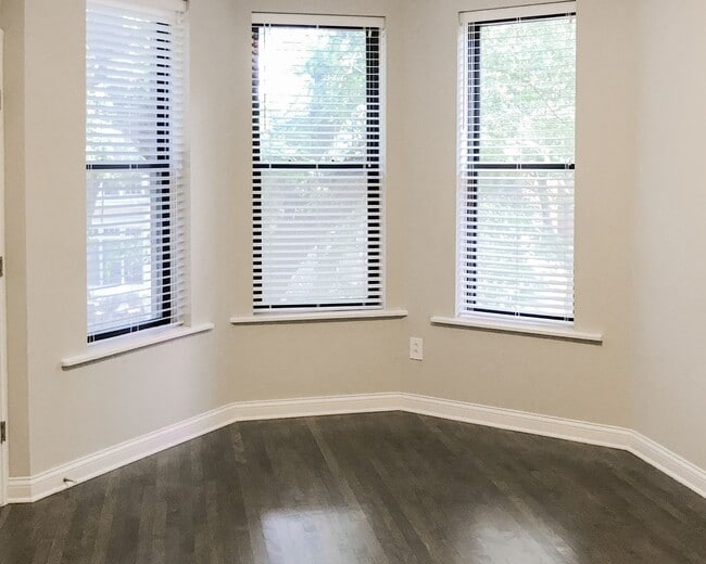 Photo - 2732 N Wayne Ave Unit 2730-2