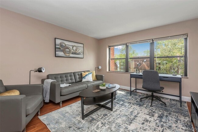 Photo - 7553 Buckingham Dr