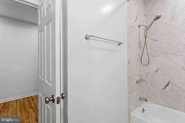 Photo - 4047 N Broad St Unidad 1