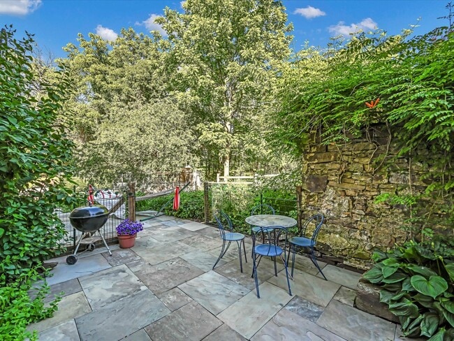 Photo - 1310 Hollow Rd