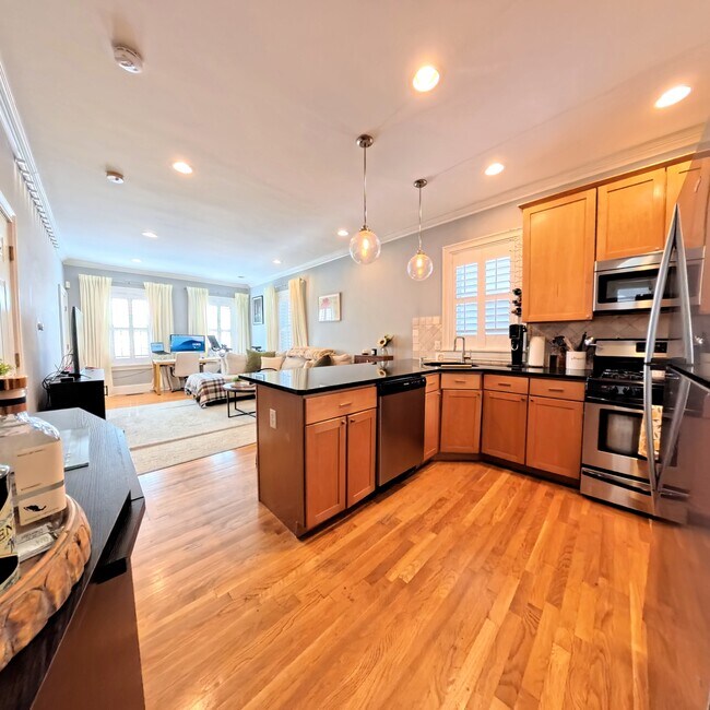 Photo - 142 Athens St