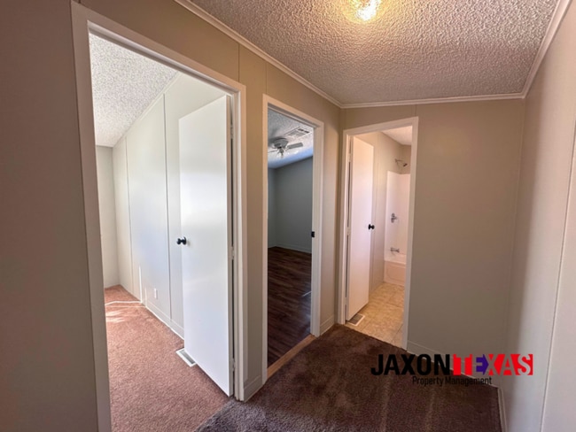 Photo - 850 Talbot Ave