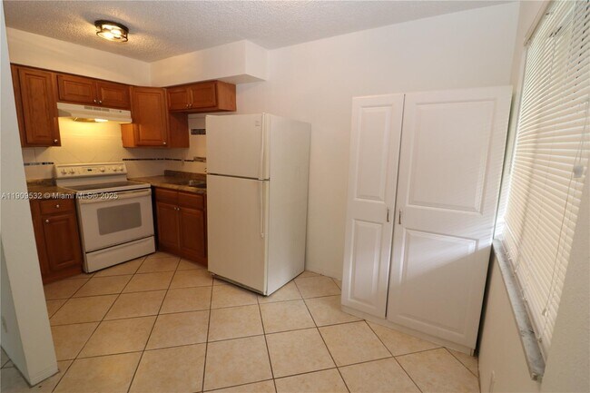 Photo - 59 NW 37th St Unit 1