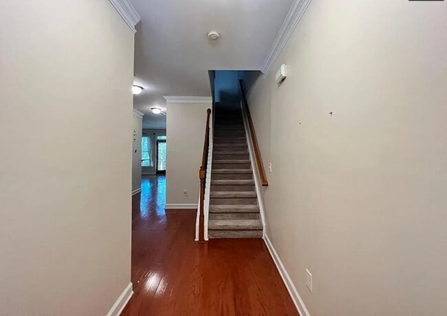 Photo - 1688 Oakbrook Lake Dr NW