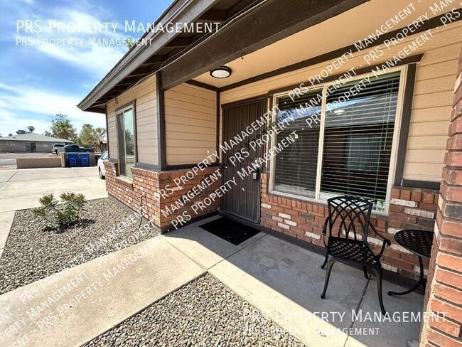Building Photo - 551 S Lesueur Unit 1