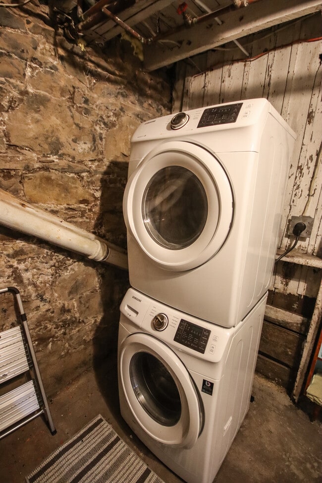 Photo - 103 Pleasant St