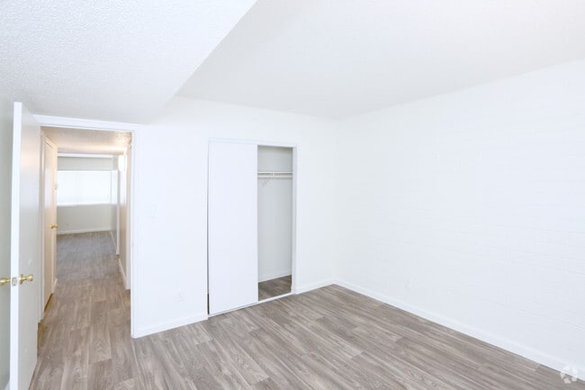 2BR, 1BA - 2ND BEDROOM
