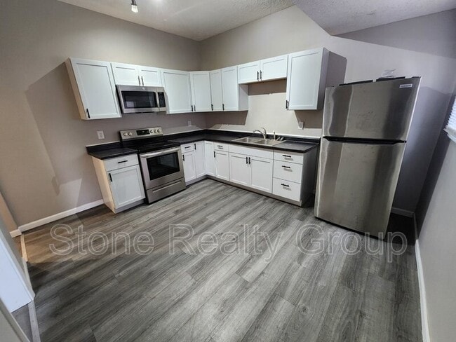 Photo - 2424 Cleveland Ave