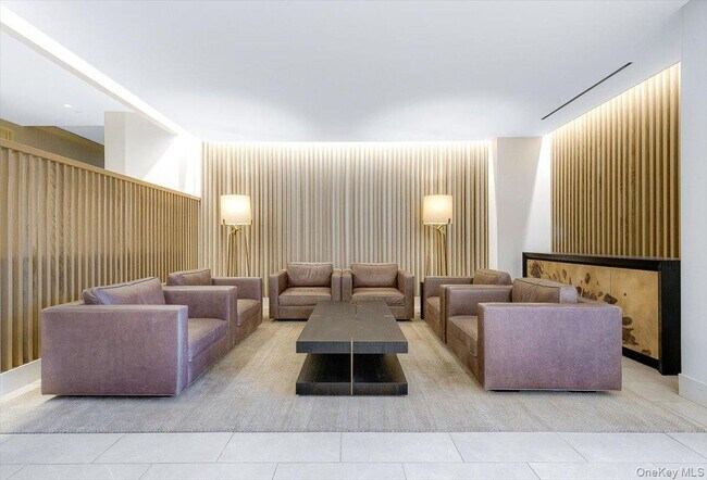 Photo - 70-25 Yellowstone Blvd Unit 2W