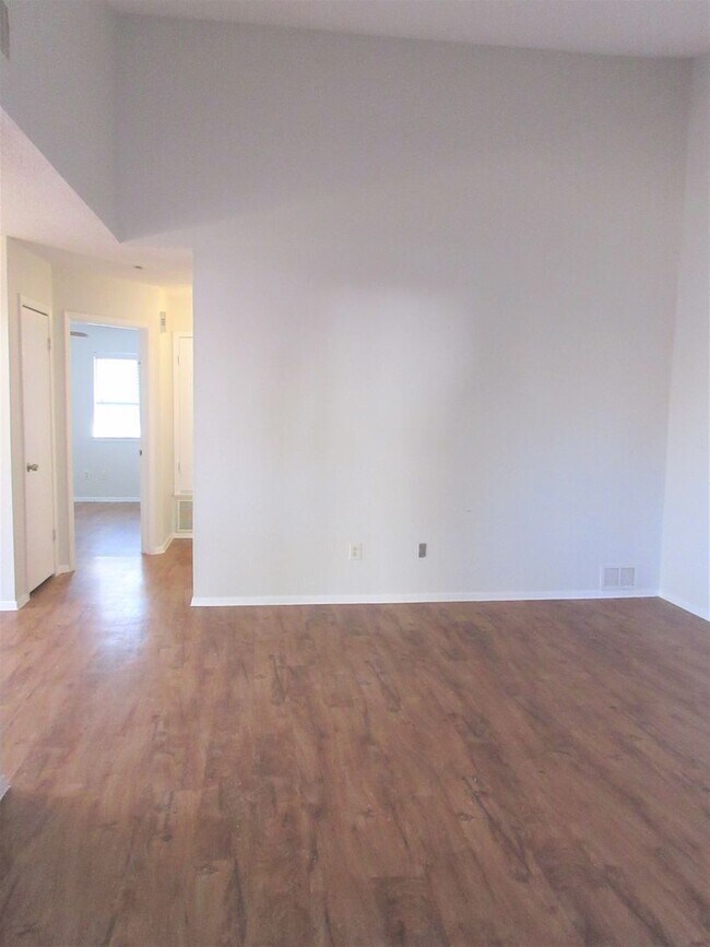 Photo - 12321 Patron Dr Unidad B