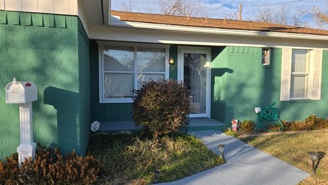 Photo - 505 Storrs St