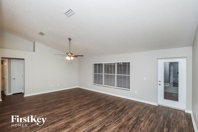 Photo - 1448 Wacker Ave SE
