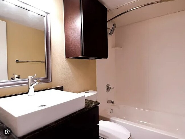 Photo - 2805 Mustang Dr Unit 203