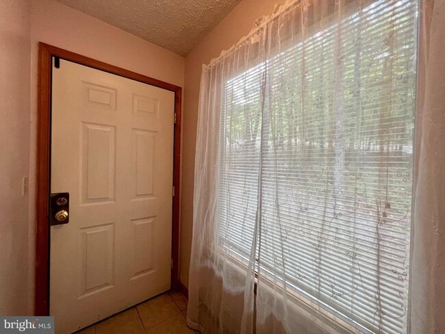 Photo - 148 Fieldstone Ln
