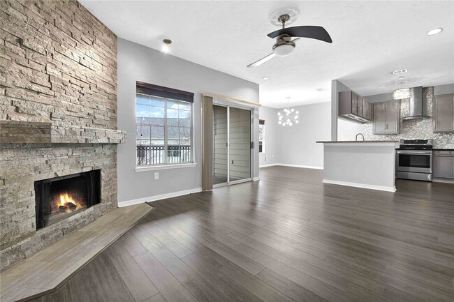 Building Photo - 12565 Melville Dr Unit 123