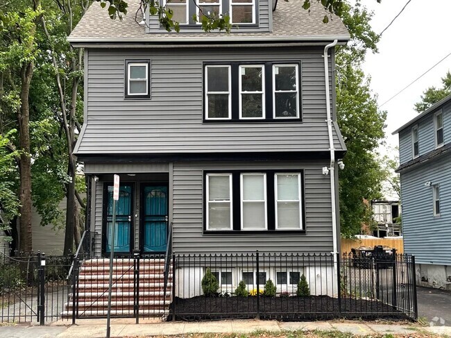 Building Photo - 53 Oak Ave Unit 2 Rental