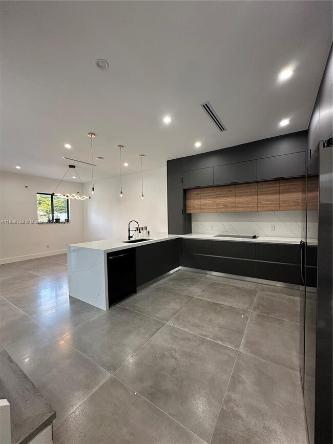 Photo - 4663 SW 32nd Ave