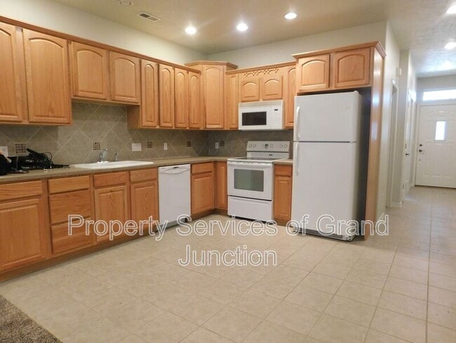 Photo - 566 1/2 Garden Grove Court