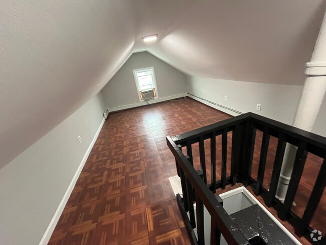 Building Photo - 129 S Park St Rental