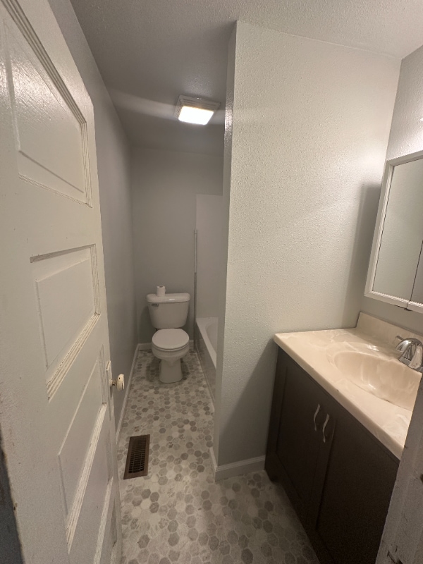 Photo - 112 6th St SE