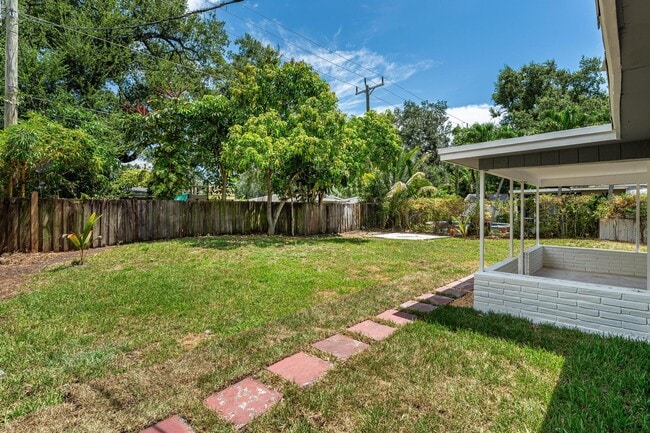 Photo - 5615 Simms St