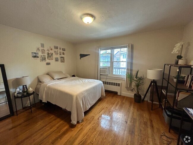 Building Photo - 23 Heath St Unit 1 Rental