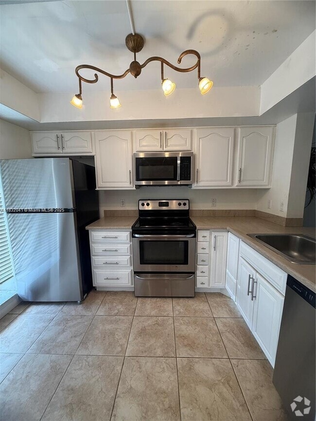Building Photo - 2371 SW 15th St Unit 101 Rental