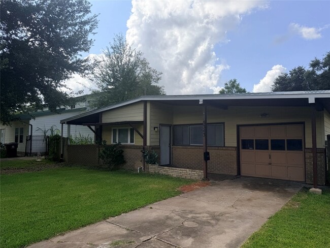 Photo - 5343 Beechnut St