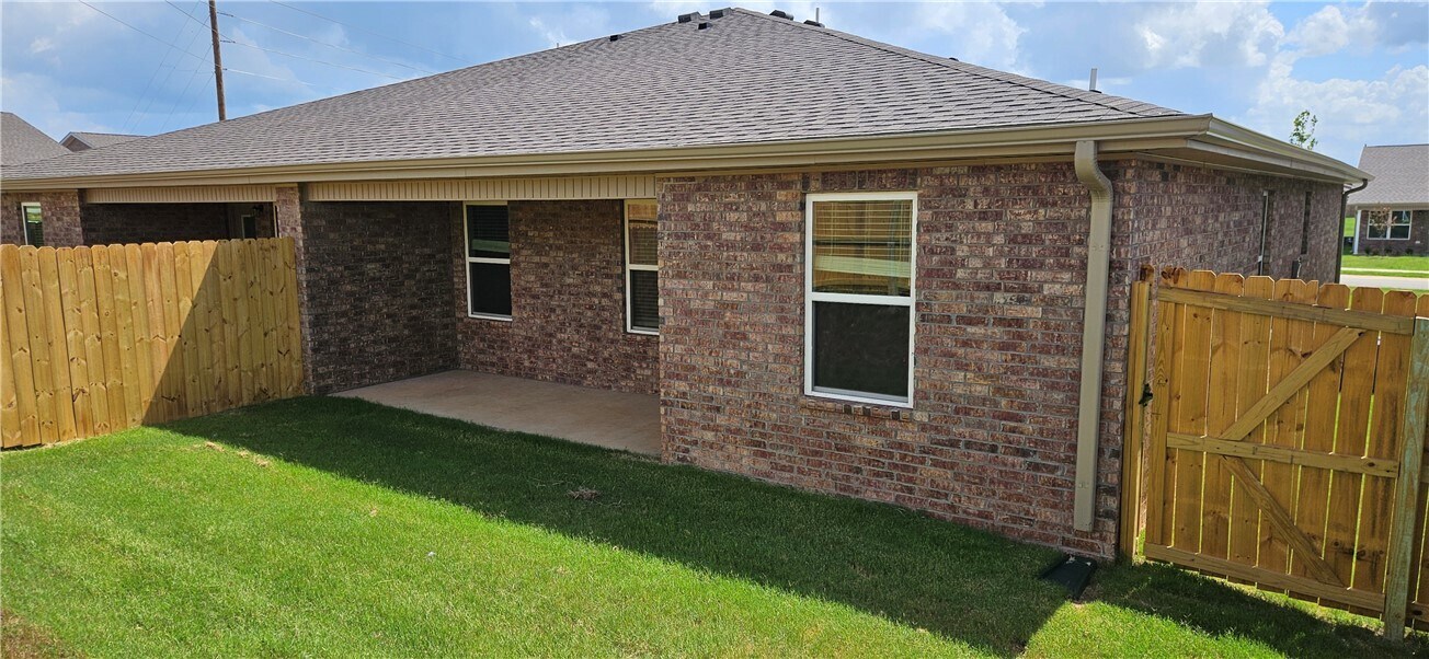 Photo - 6813 NW Toby St