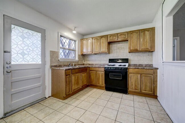 Photo - 5505 Nightingale Dr