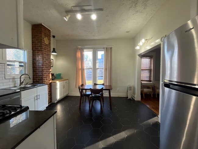 Photo - 624 N Highland Ave